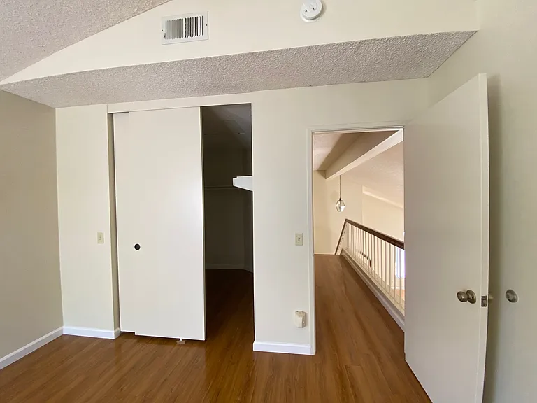 8706 Park Run Rd — Photo 16