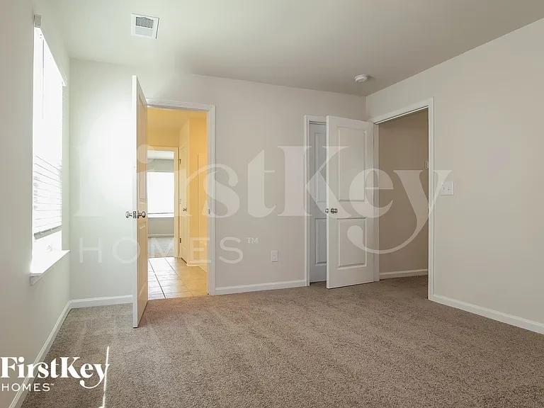 304 Ashborne Ln — Photo 11