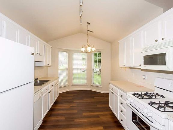 5th image of 5724 Shining Oak Ln
