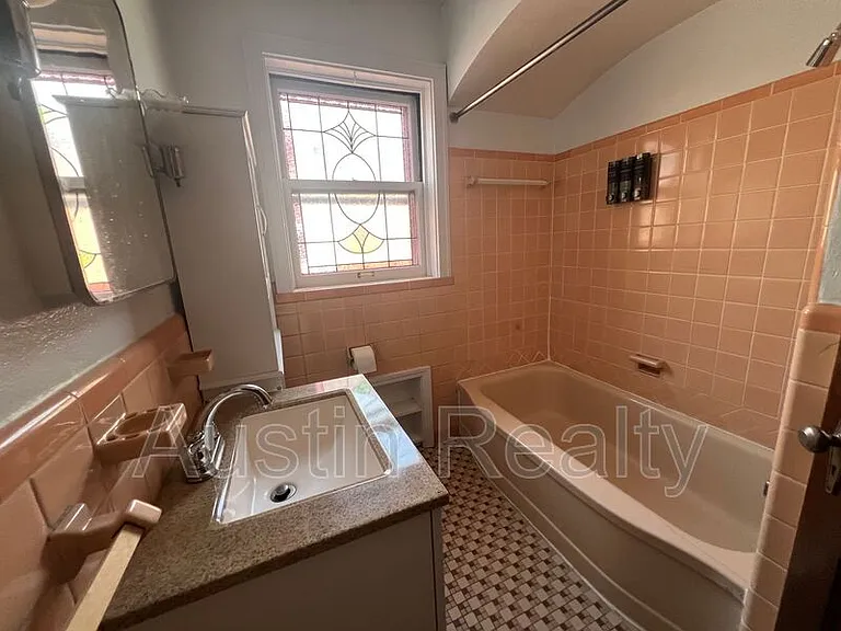 5834 Nottingham Ave #2W — Photo 7