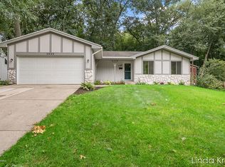 1335 Gladstone Dr SE, Grand Rapids, MI