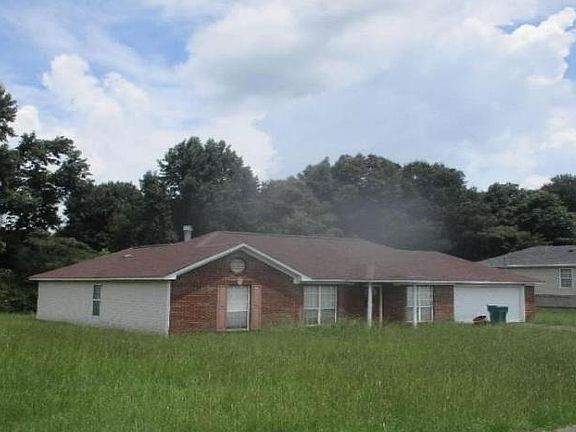 2nd image of 100 Anna Ct