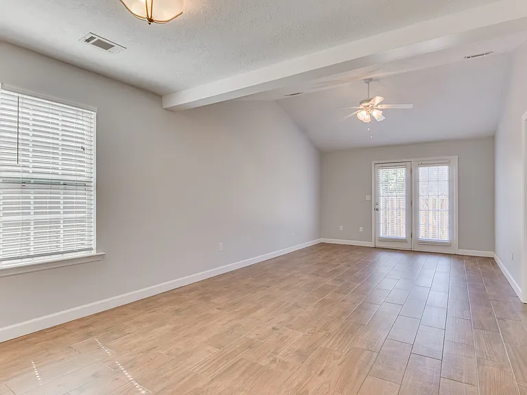 1609 Bradley Way — Photo 3