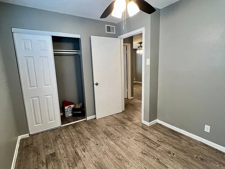844 E Sunshine Dr #401 — Photo 12