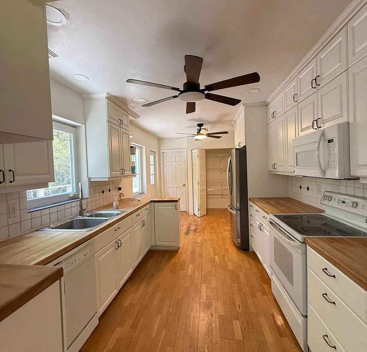 3 bed, 1810 sqft, $7,500 — Photo 1