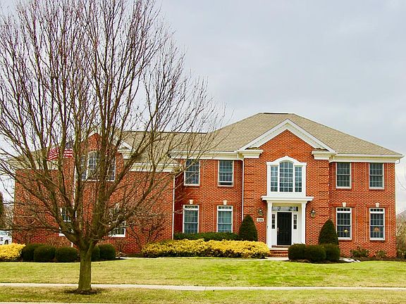 2nd image of 1185 Pineridge Dr