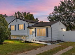 28015 Willow Tree St, Romulus, MI 48174