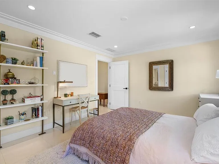 6831 Sunrise Ct — Photo 32