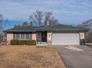 10610 W Beacon Hill Dr, Franklin, WI 53132