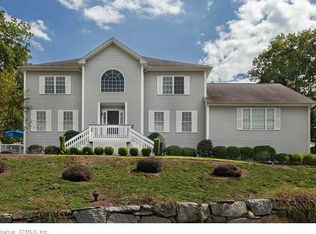 84 Farm View Rd, Bethany, CT 06524