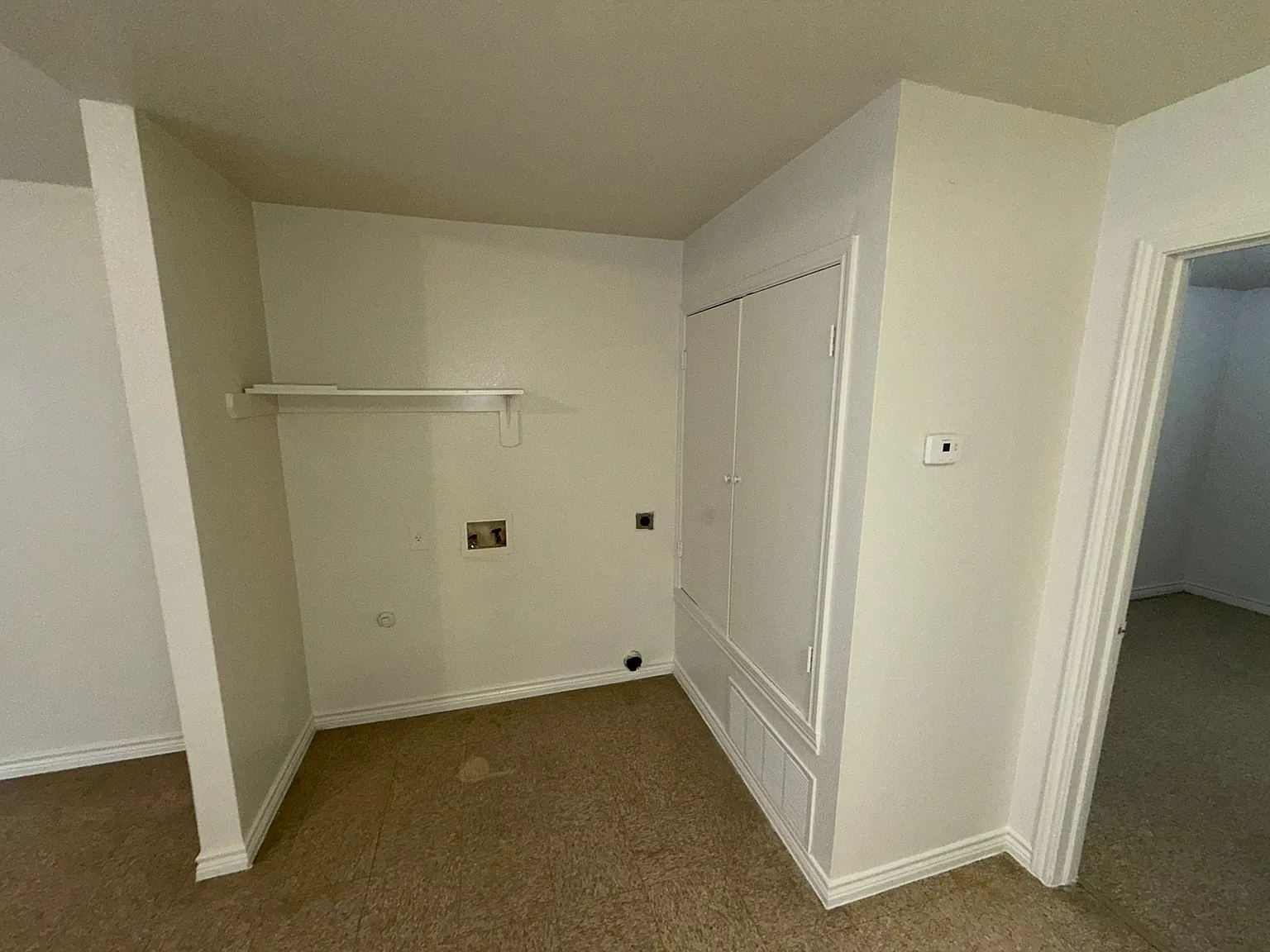 1121 South Terrace — Photo 3