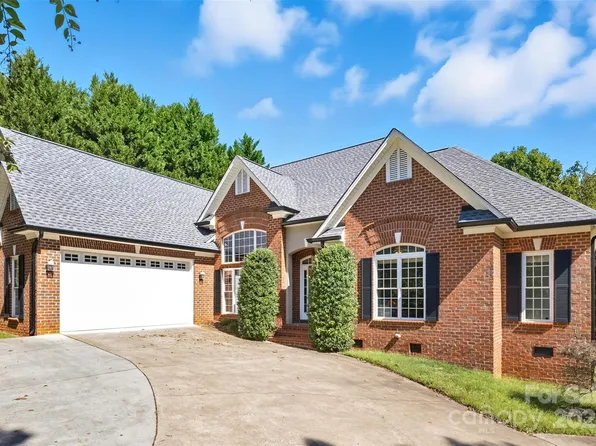 111 Ridgecrest Dr, Cherryville, NC 28021