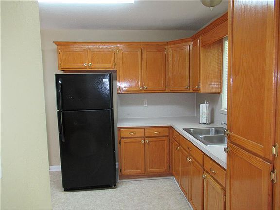3rd image of 8163 Joffre Dr