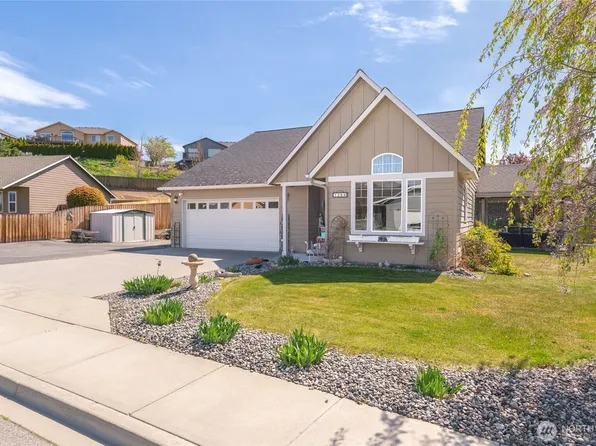 1364 Tractor Loop Road, East Wenatchee, WA 98802