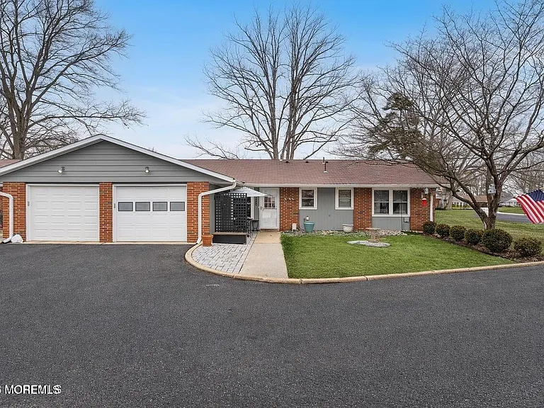 449A Cheshire Ct — Photo 1
