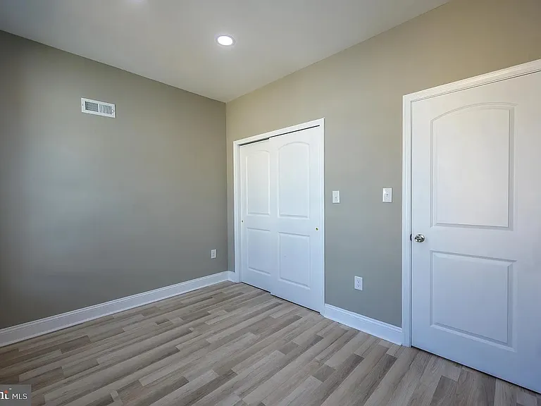 2212 Greenwich St — Photo 9