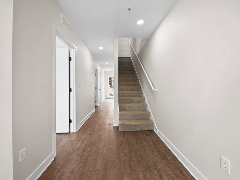 2426 Inglewood Ave — Photo 33
