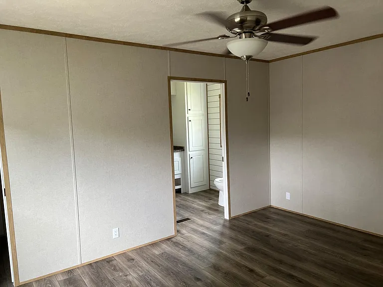 716 E Burnett Ave — Photo 23
