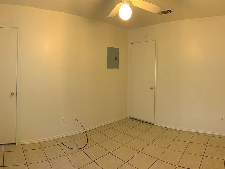1708 Benttree Dr — Photo 16