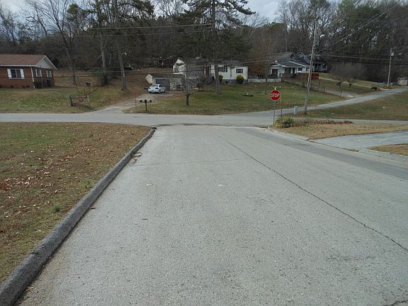 5th image of 121 Fawn Dr