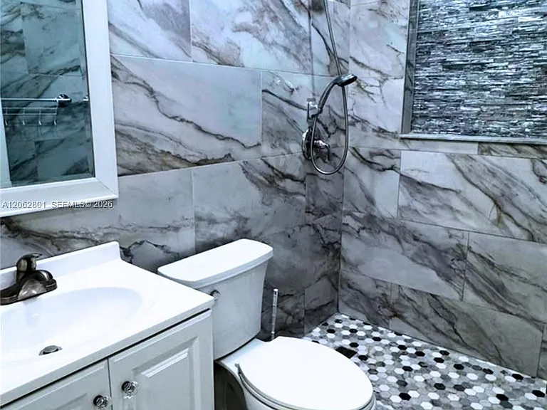 672 NE 130th St #672 — Photo 16