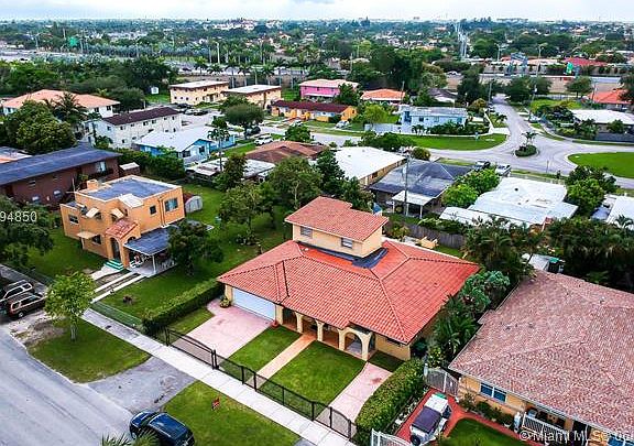 4th image of 400 Grand Canal Dr