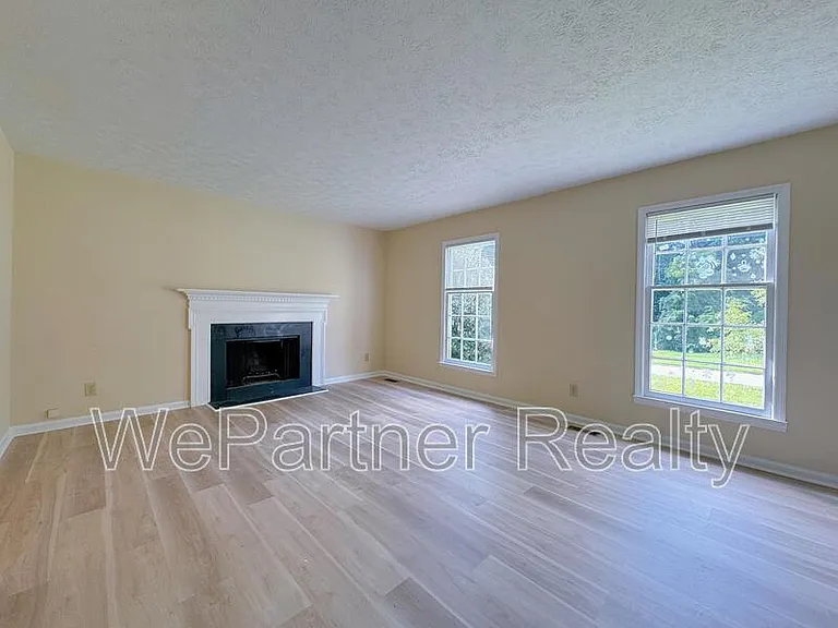 5332 Winslow Xing — Photo 4