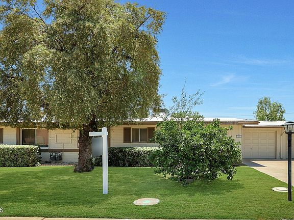 3rd image of 10641 W OAKMONT Drive