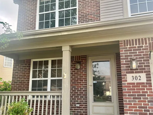 302 Summerfield Dr, Westland, MI 48185