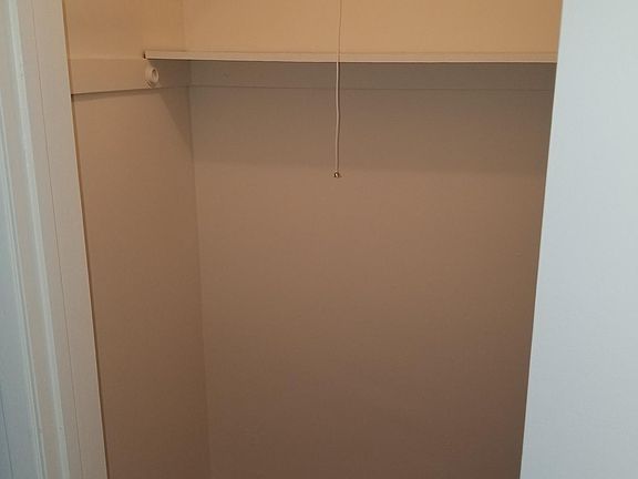 5th image of 5130 White Oak Ave #301