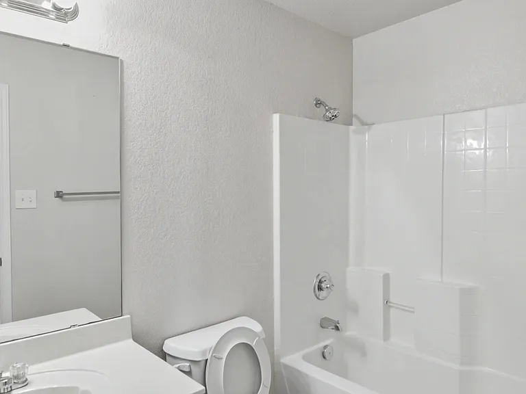 3304 Regency Ct — Photo 18
