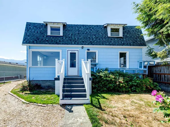 812 W 4th St, Port Angeles, WA 98363