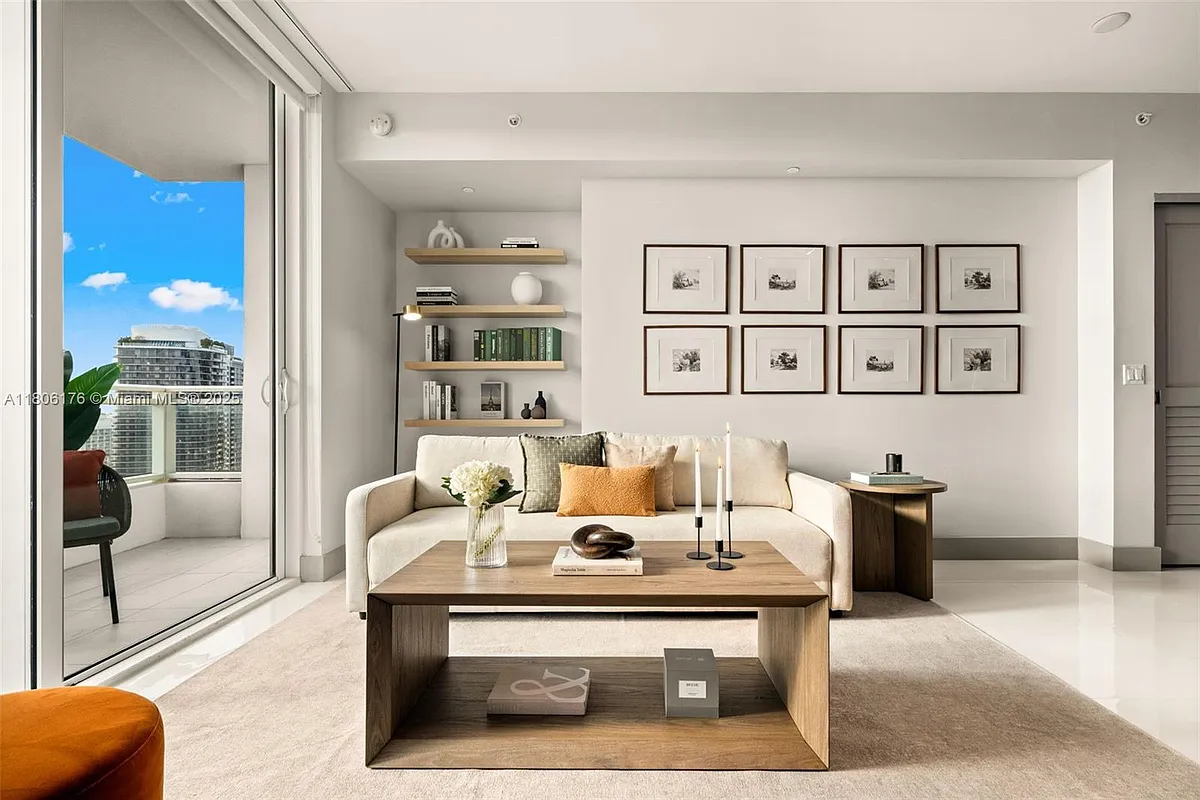 Building Photo - 1080 Brickell Ave #3905