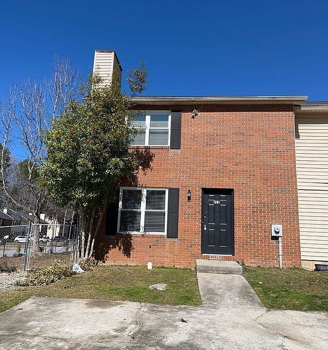 1st image of 911 Silverwood Dr