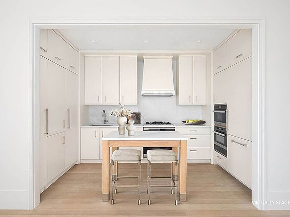 5th image of 200 E 83rd St #26A
