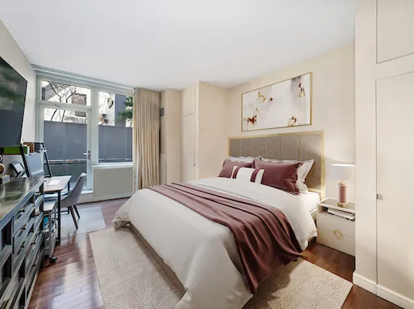 225 East 34th Street image 4 of 14