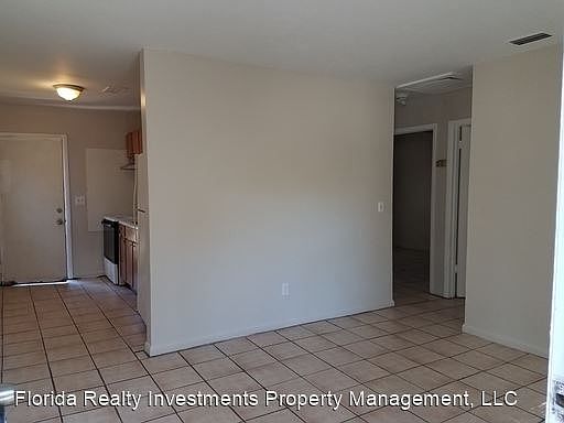 3rd image of 10007 N 10th St APT A