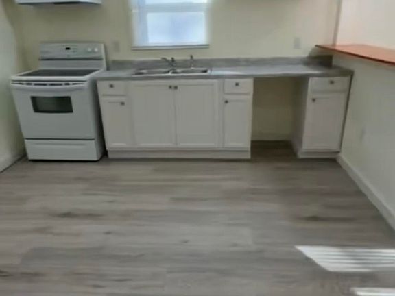 3rd image of 202 Lindsey Dr
