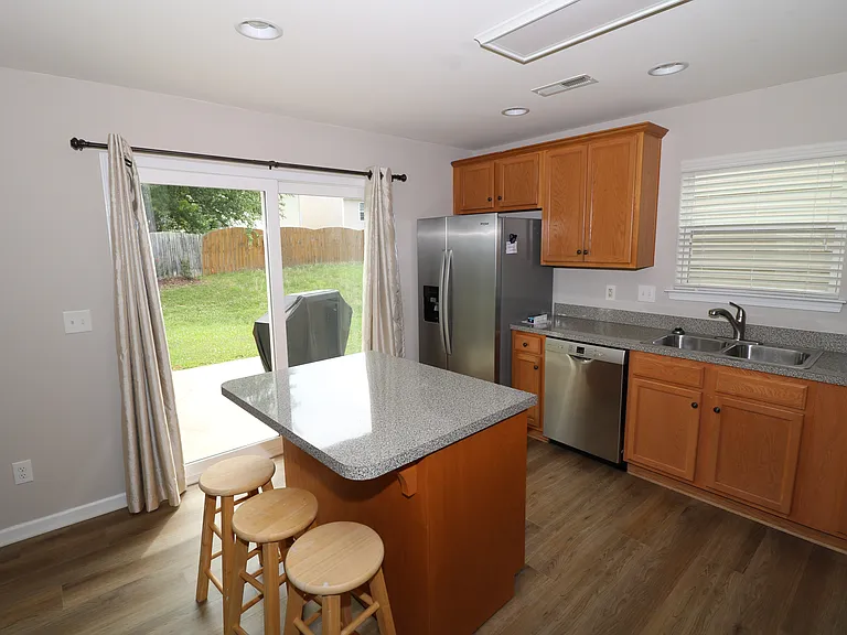 4022 Linsbury Ct — Photo 8