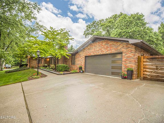 4th image of 9001 Candlewood Dr