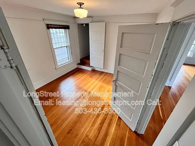 3819 SE Washington St — Photo 8