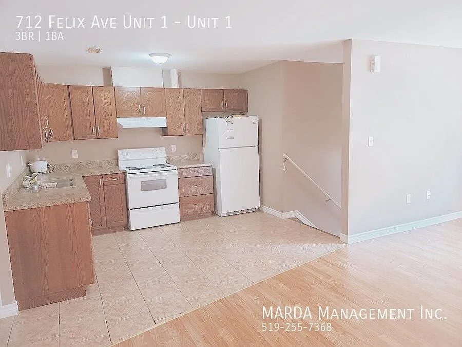 Spacious 3 Bed/1 Bath Unit In West Windsor! Inclusive — Photo 3