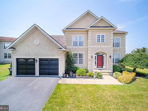 2nd image of 11 Hogan Cir