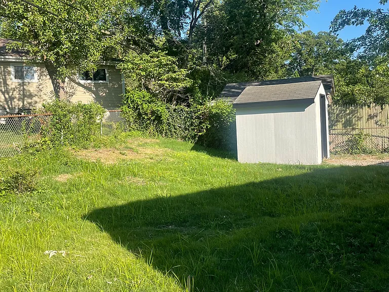 924 Curwood Dr — Photo 21