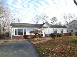 206 W Holly Ave, Sterling, VA 20164