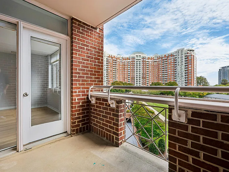 5809 Nicholson Ln #514 — Photo 33