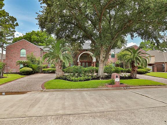 2nd image of 3226 Pebble Trace Dr