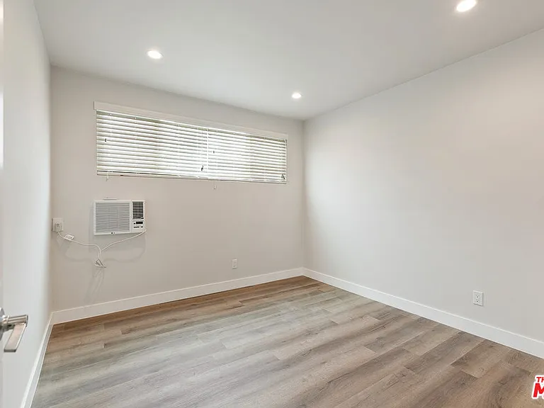 2401 S Sycamore Ave #6 — Photo 11