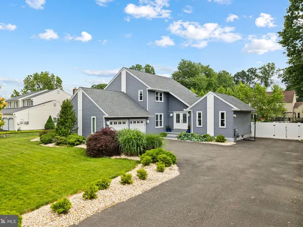 629 Teich Dr, Yardley, PA 19067