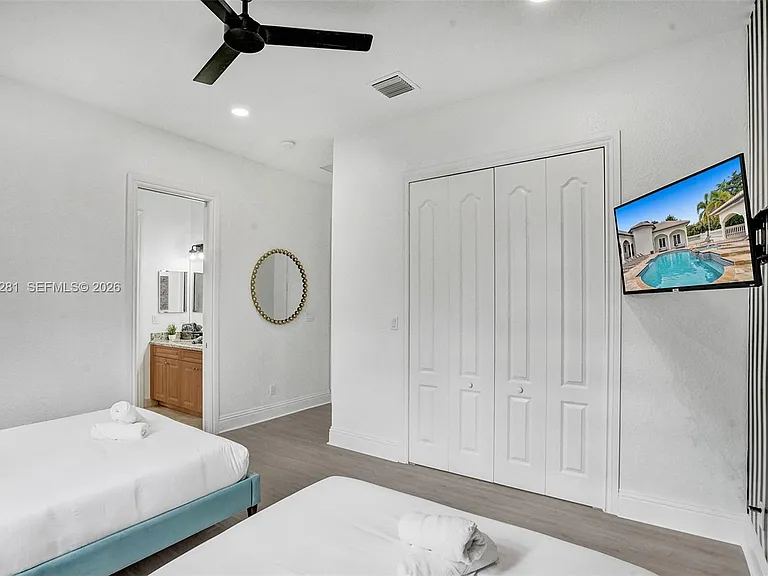 13751 Pine Meadow Ct — Photo 57